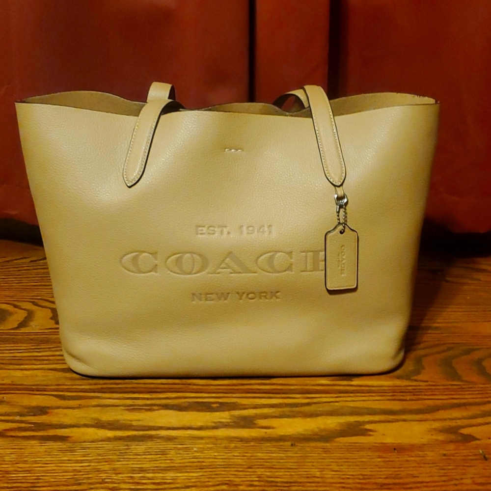 Leather tote